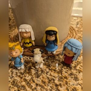 Peanuts 2011 Nativity Playset Figurines